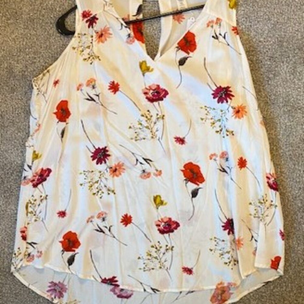 Old Navy White with Red, Orange & Gold Floral Print V-Neck Swing Tank Top